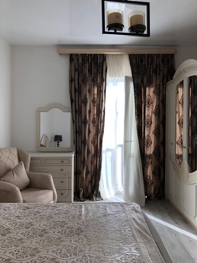 Hotel Lilu à Tbilissi Extérieur photo