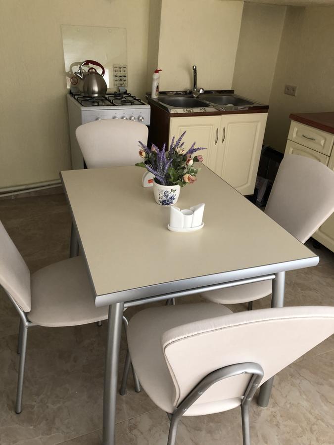 Hotel Lilu à Tbilissi Extérieur photo